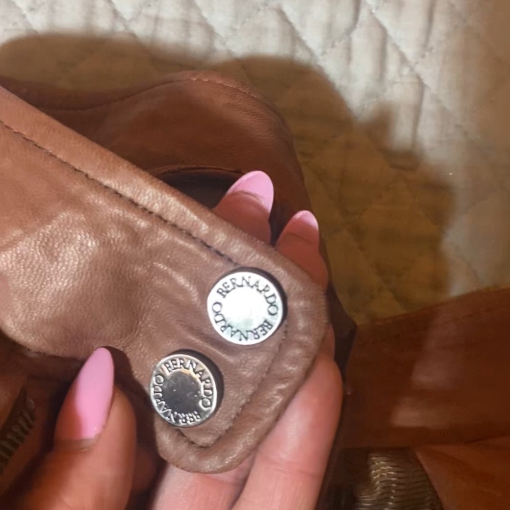 Bernardo Women's Tan/coffee with a hint of cream Leather Jacket - Picture 7 of 14